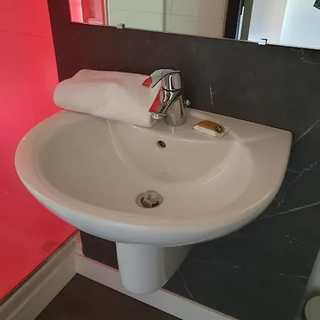 Hotel Kyriad Sur Saone Villefranche-sur-Saone