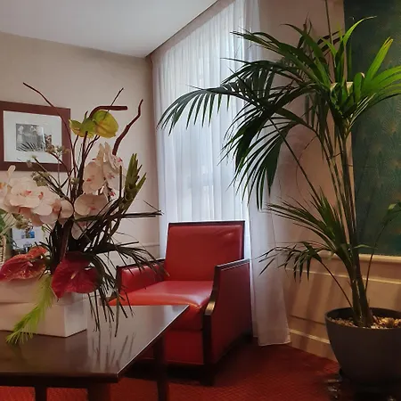 Hotel Kyriad Sur Saone