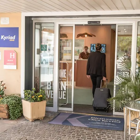 Kyriad Sur Saone Hotel
