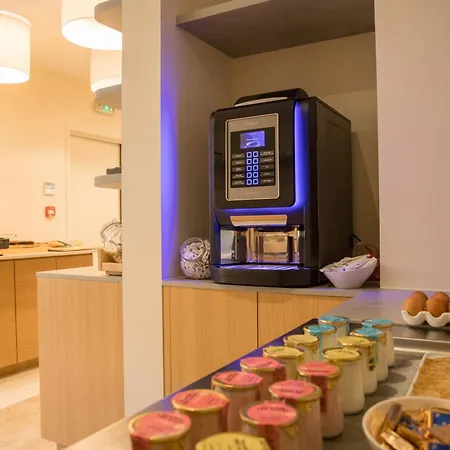 Hotel Kyriad Sur Saone 3*