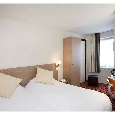 Hotel Kyriad Sur Saone 3*