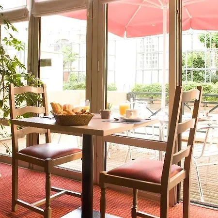 Hotel Kyriad Sur Saone Porte Du Beaujolais -renove-