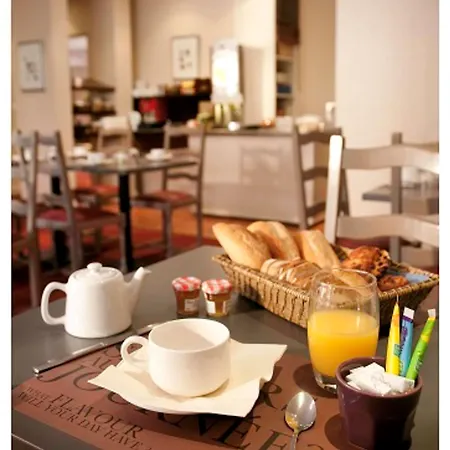 Hotel Kyriad Sur Saone 3*