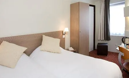 Kyriad Sur Saone Hotel 3*