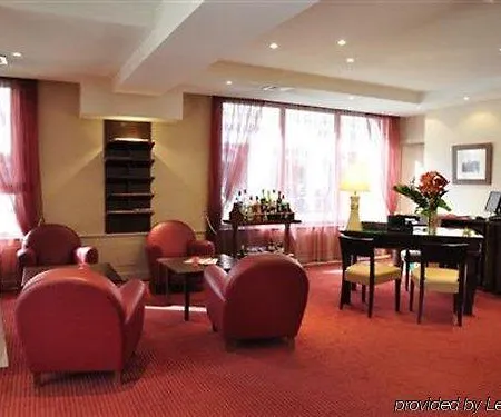 Hotel Kyriad Sur Saone 3*