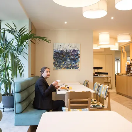 Kyriad Sur Saone Porte Du Beaujolais -renove- 3* Villefranche-sur-Saone