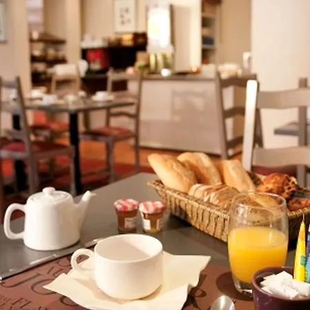 Hotel Kyriad Sur Saone Porte Du Beaujolais -renove- 3*