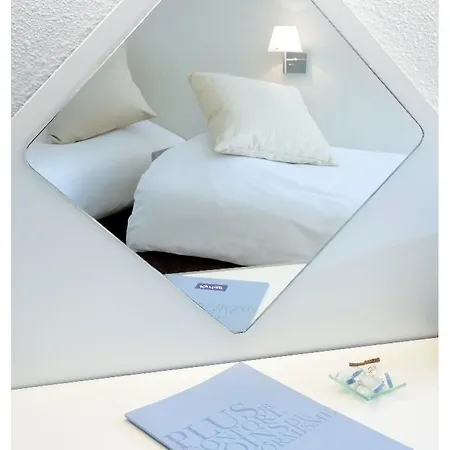 Kyriad Sur Saone Hotel